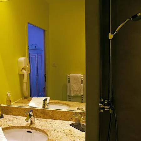 Logis Hotel Restaurant Le Domaine De L'Eau Vive Largentière Kamer foto