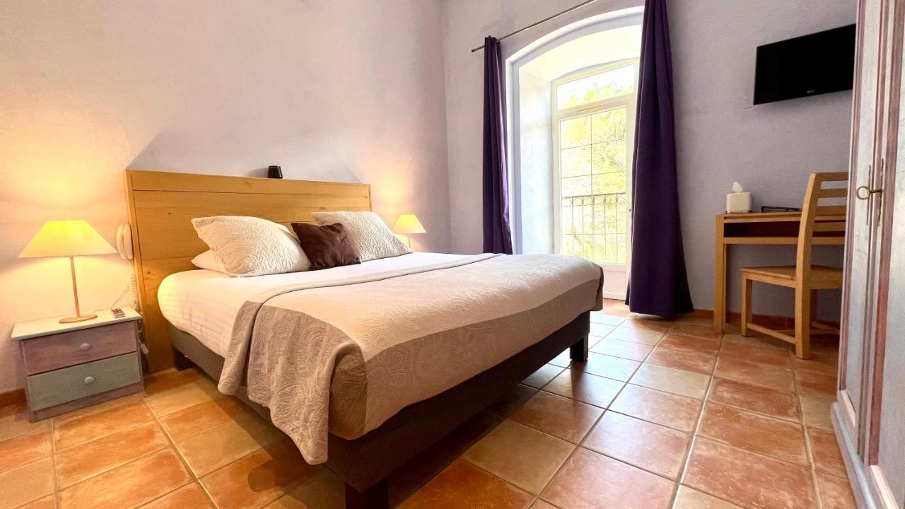 Logis Restaurant Le Domaine De L'eau Vive Hotel