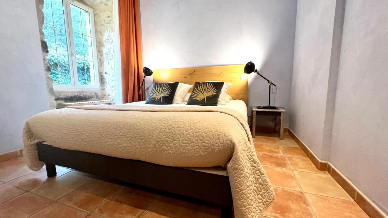 Logis Restaurant Le Domaine De L'eau Vive Hotel 3*