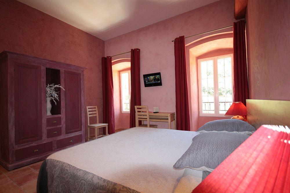 Logis Restaurant Le Domaine De L'eau Vive