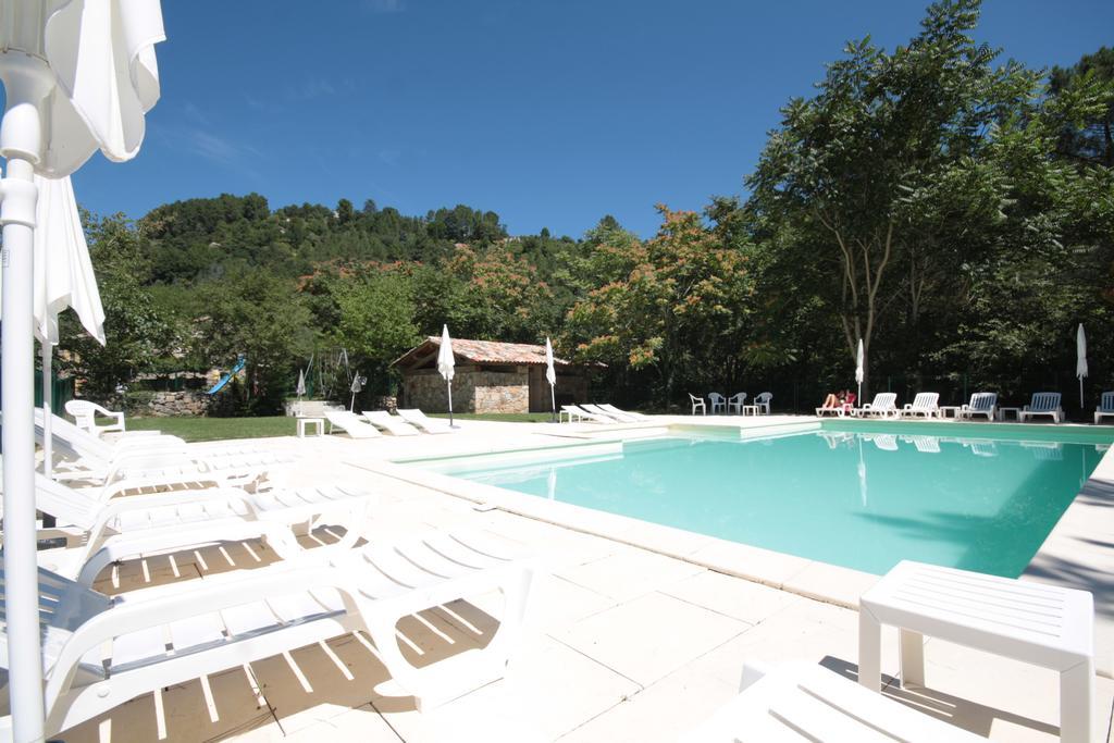 Hotel Logis Restaurant Le Domaine De L'eau Vive