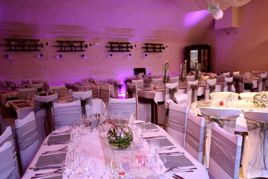 Logis Restaurant Le Domaine De L'eau Vive Hotel